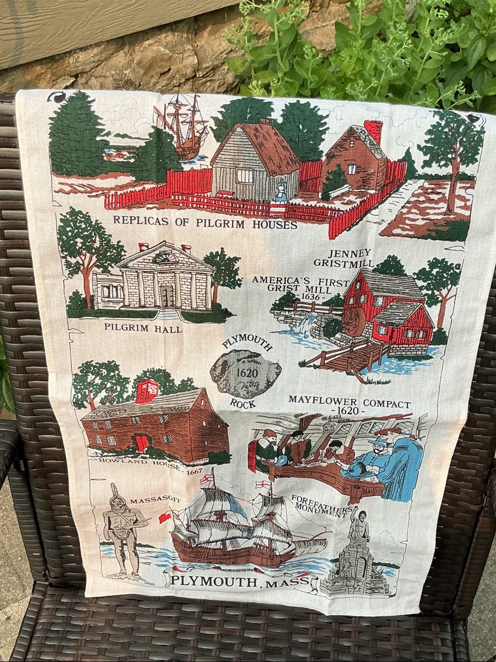 Plymouth, Mass Linen Towel in excellent condition